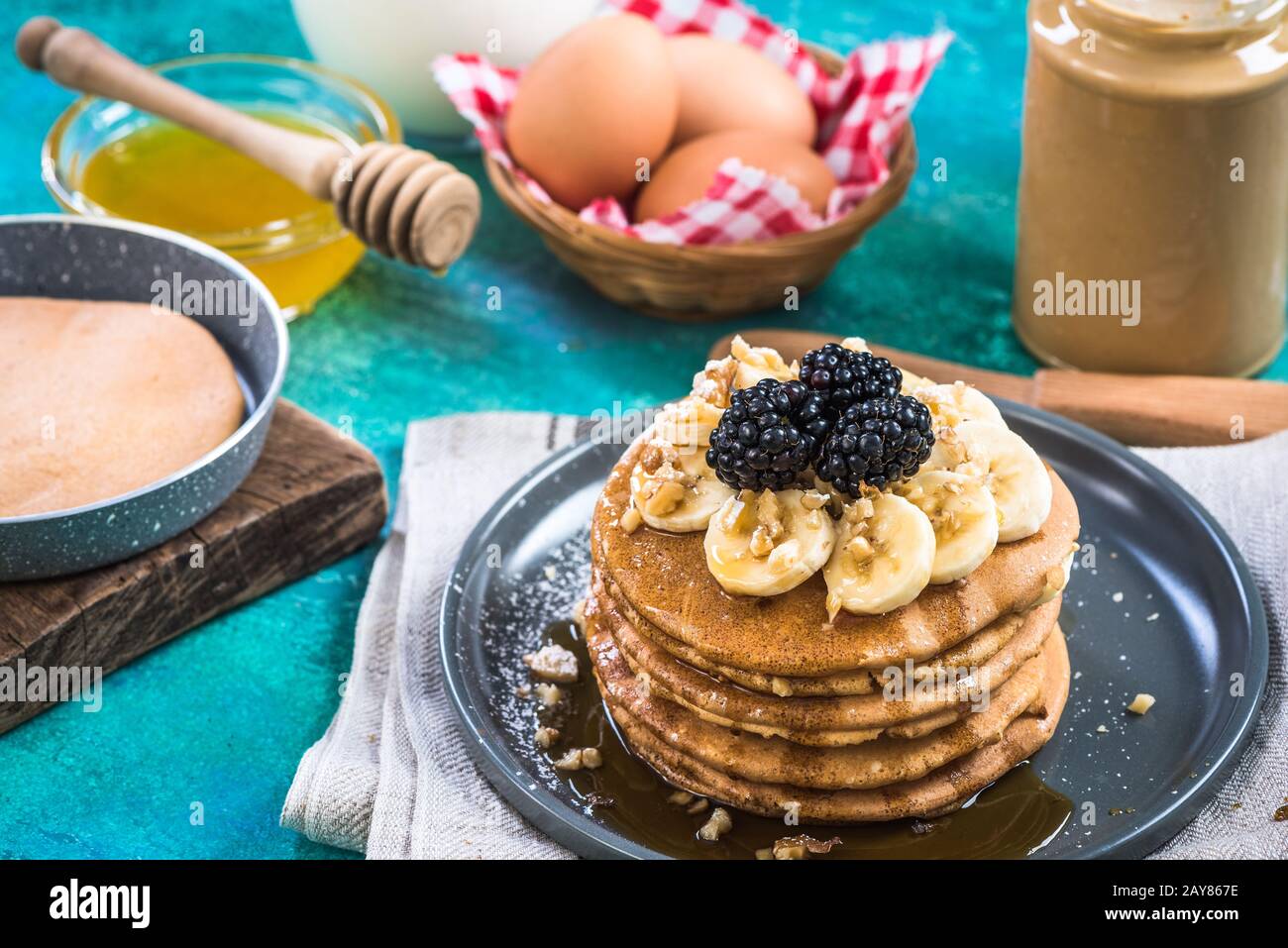 Celebrando Martedì grasso o Pancake Day Foto Stock