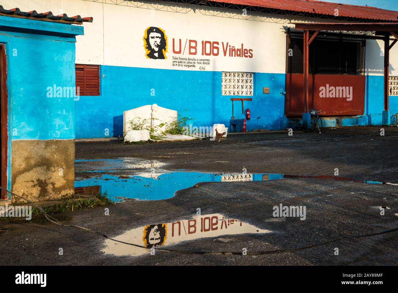 Che Guevara pittura su vecchio muro edificio Foto Stock