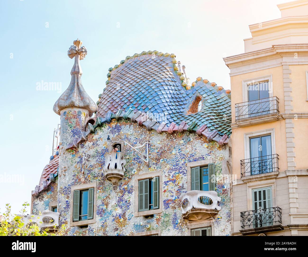 10 LUGLIO 2018, BARCELLONA, SPAGNA: Edificio di architettura moderna a Barcellona Foto Stock