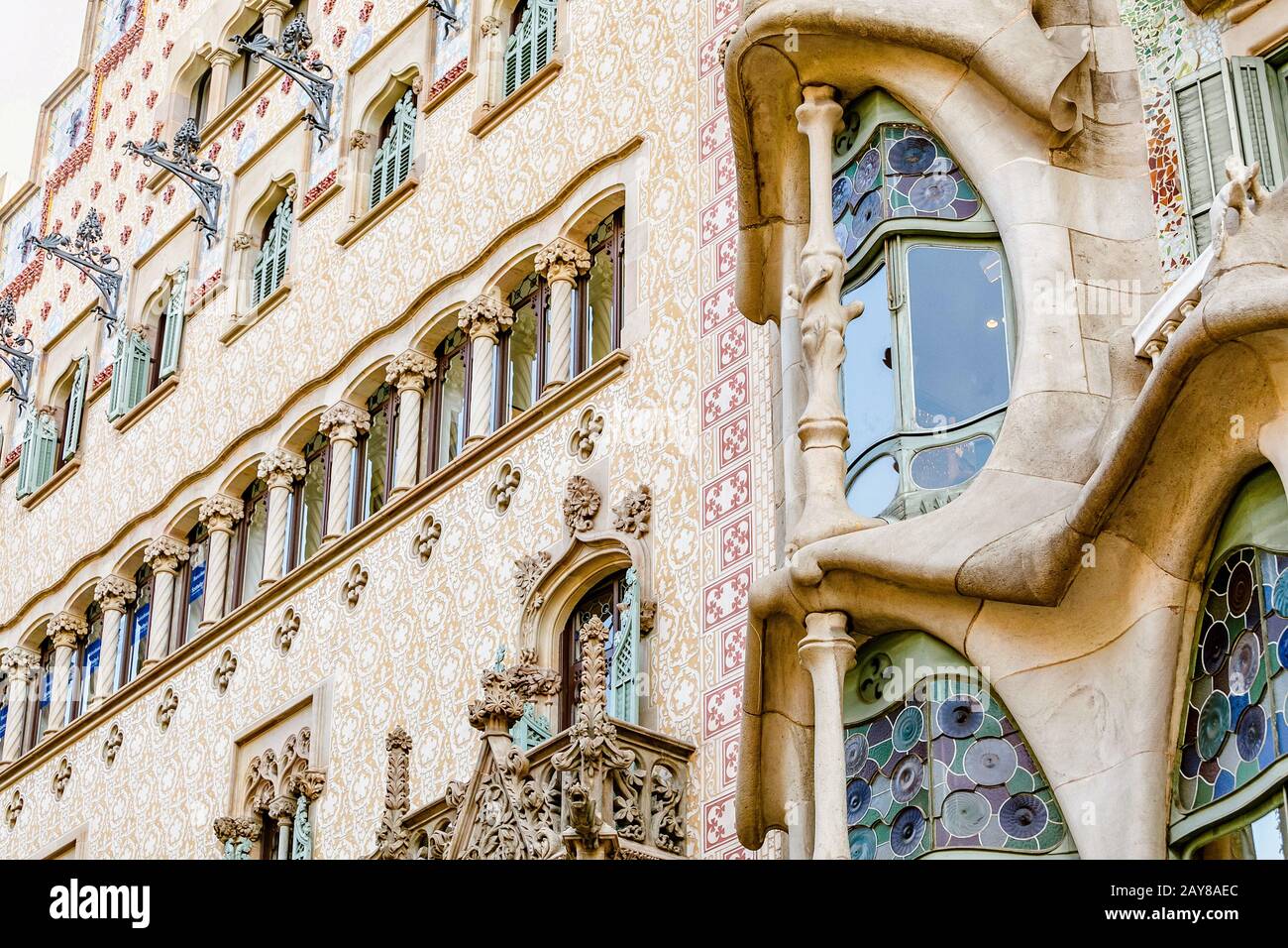 10 LUGLIO 2018, BARCELLONA, SPAGNA: Edificio di architettura moderna a Barcellona Foto Stock