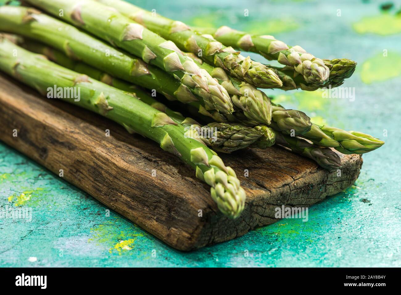 Asparagi freschi dalla fattoria alla tavola Foto Stock