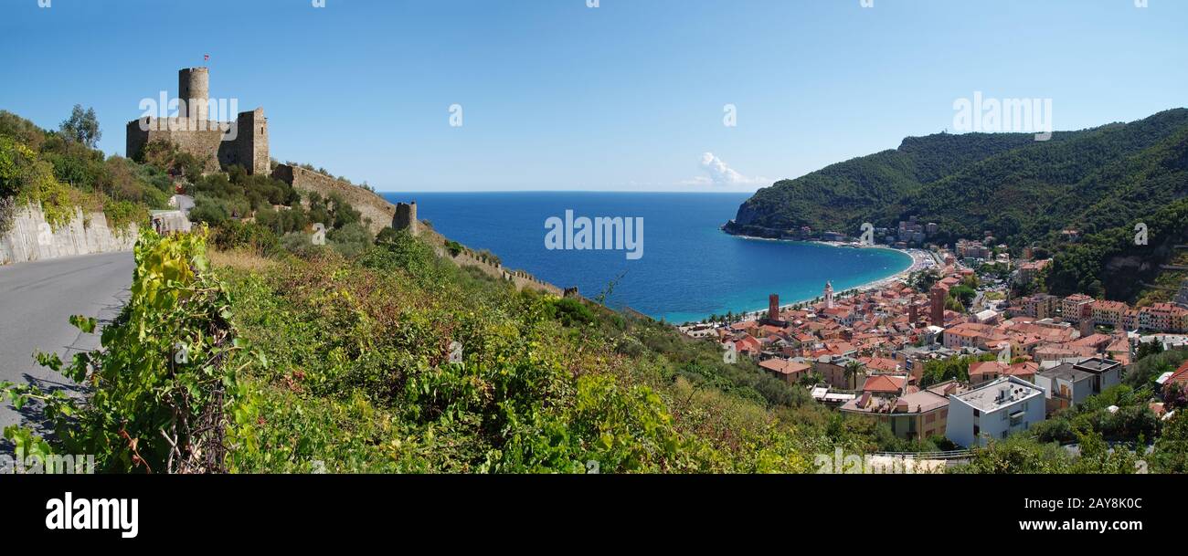 Vista panoramica su Noli - Liguria - Italia Foto Stock