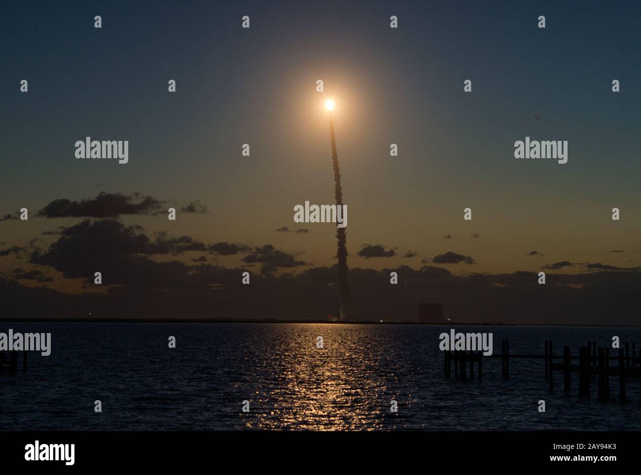 Lancio di un razzo di fornitura nel dicembre 20th 2019 presso il centro spaziale kennedy in florida. Foto Stock