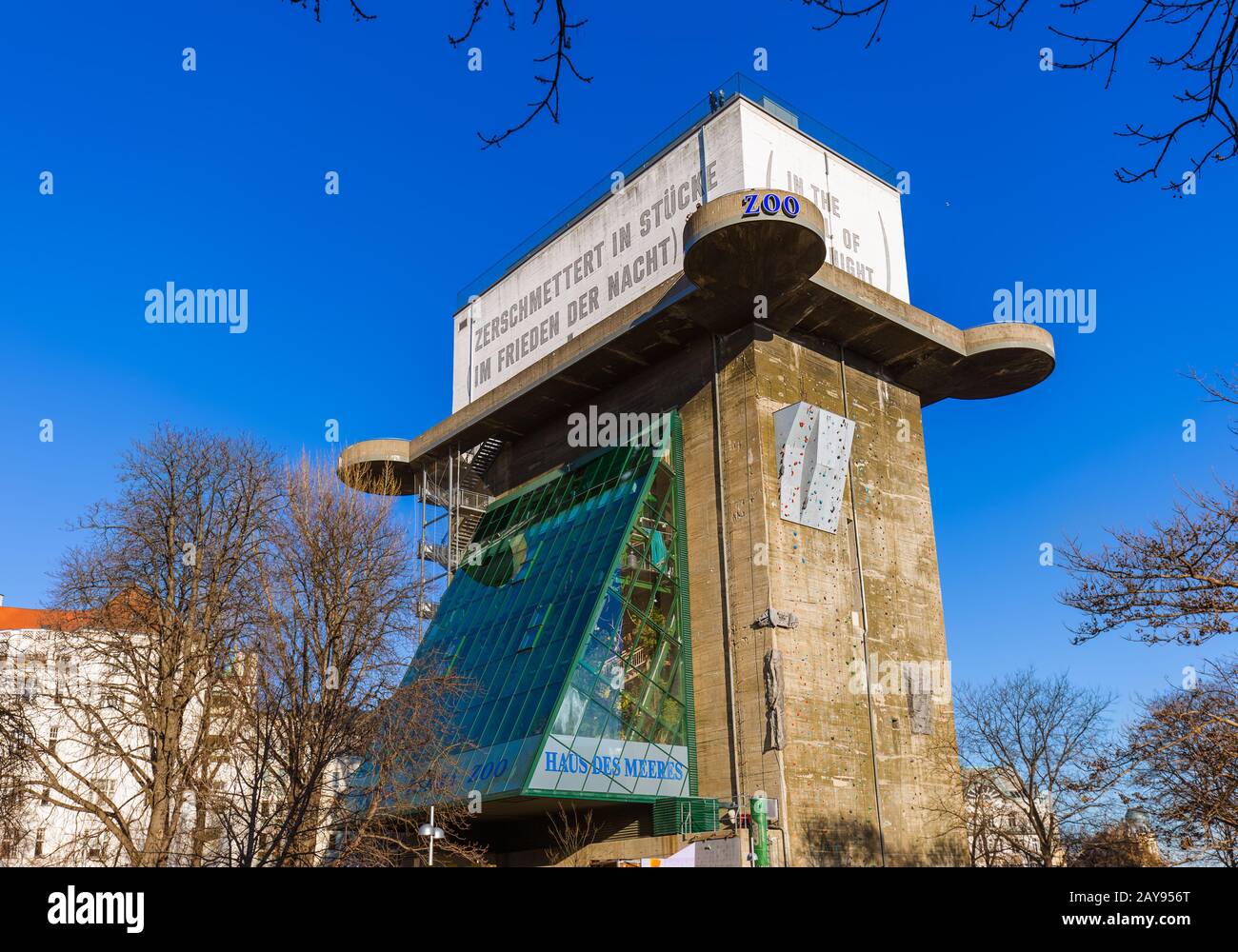 VIENNA, AUSTRIA - 30 DICEMBRE 2016: Zoo nella torre Flak il 30 dicembre 2016 a Vienna Austria Foto Stock