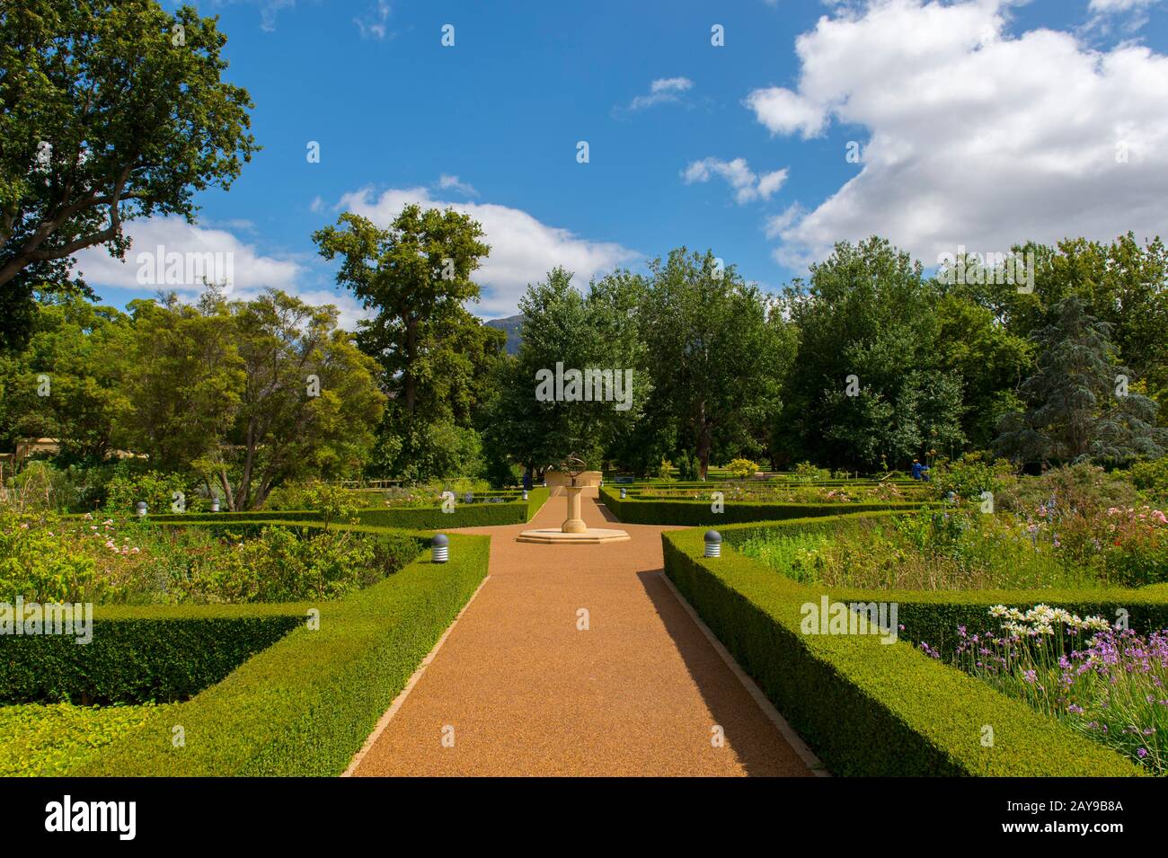 Il giardino di Vergelegen, una storica tenuta vinicola nel Somerset West, nella provincia occidentale del Capo del Sud Africa vicino a Città del Capo. Foto Stock