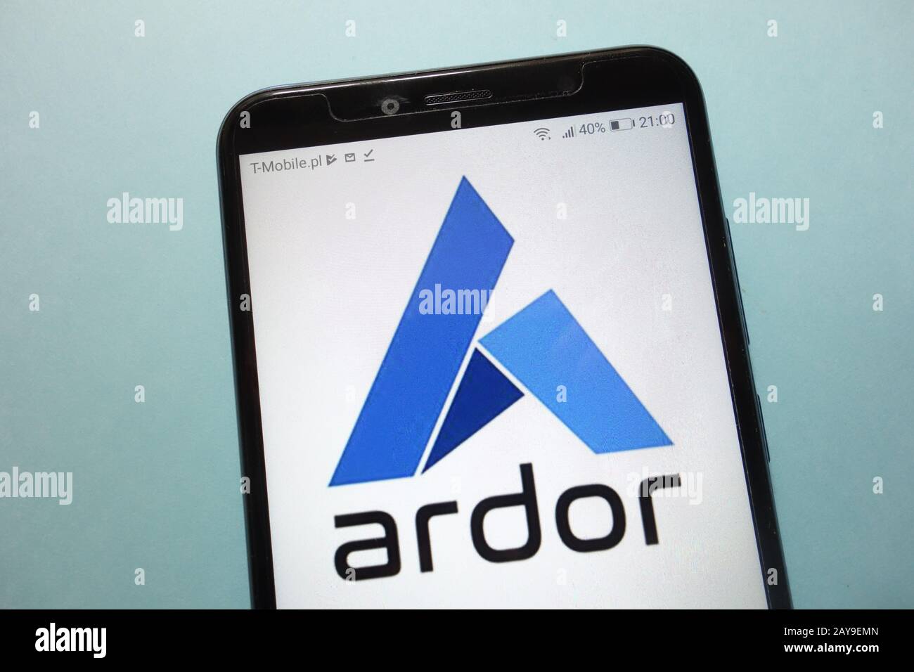 Il logo di criptovaluta ardor (ARDR) viene visualizzato sullo smartphone Foto Stock