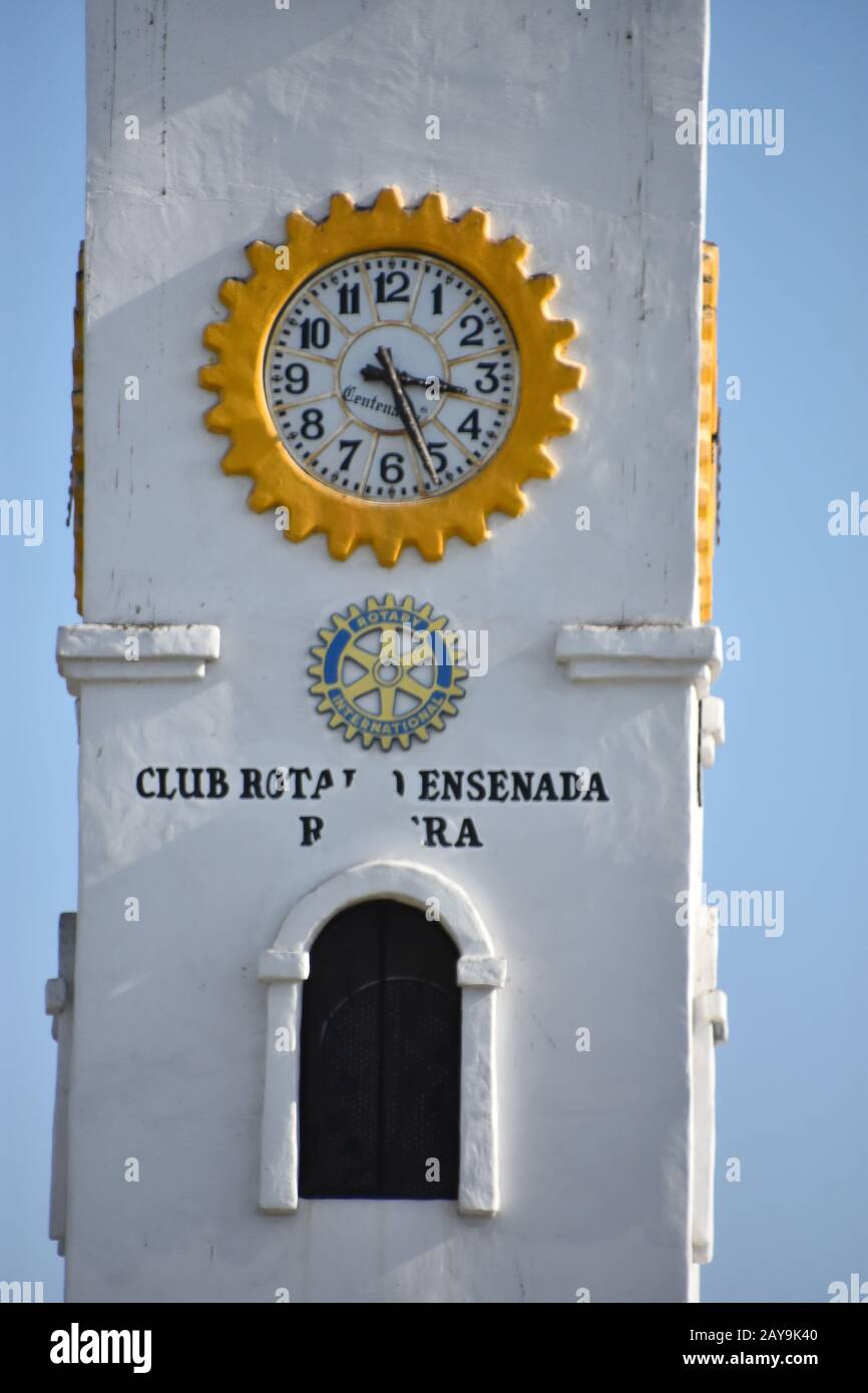 Torre dell'Orologio al Centro Culturale Riviera di Ensenada in Messico Foto  stock - Alamy