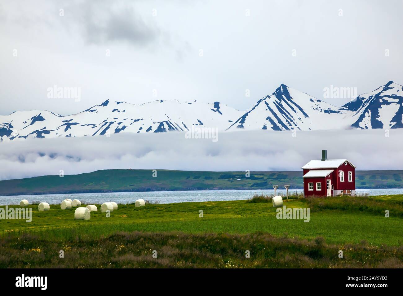 La piccola fattoria con pareti rosse Foto Stock