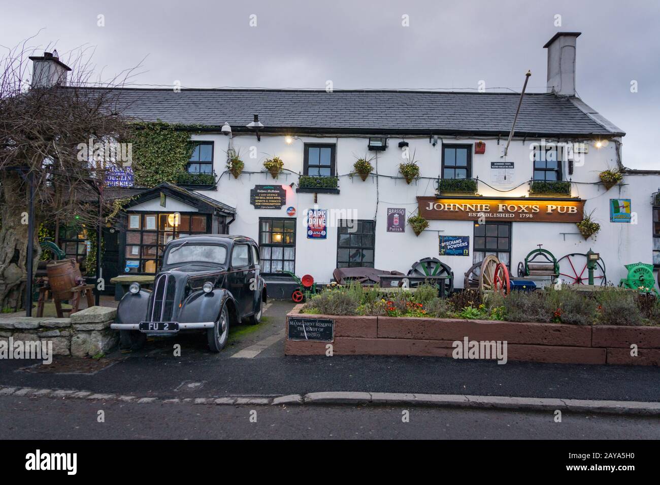 Dublino, Irlanda 12 gennaio 2013 Johnnie Foxes Pub, il più alto e uno dei più antichi pub in Irlanda Foto Stock