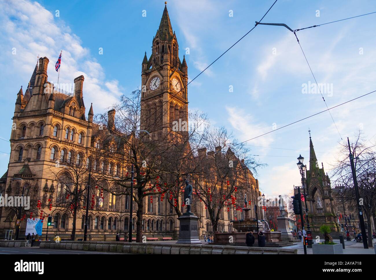 Municipio di Manchester con decorazioni lanterne di Capodanno cinese a Manchester, Regno Unito Foto Stock
