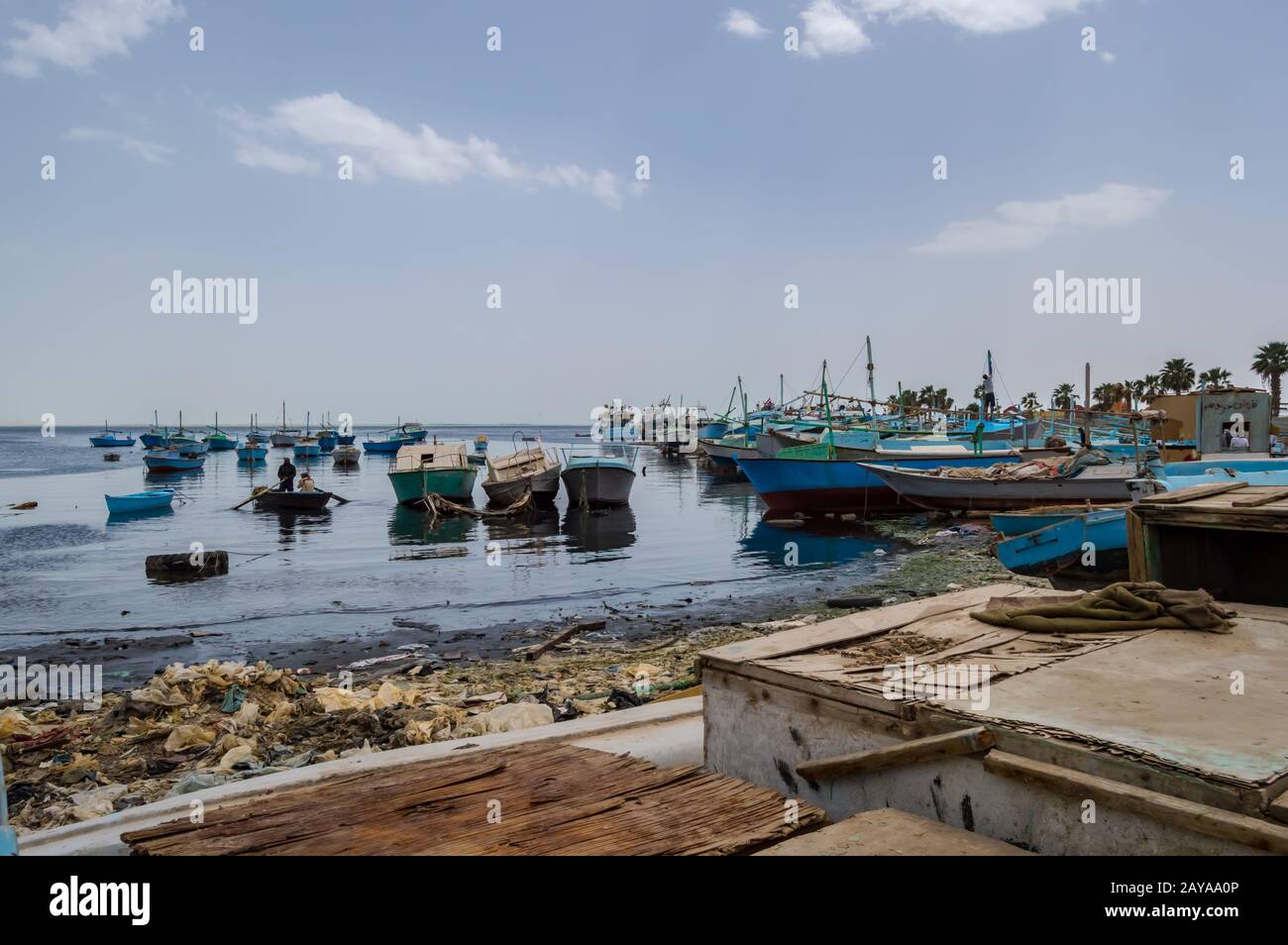 Porto di barche da pesca nella vecchia marina Foto Stock