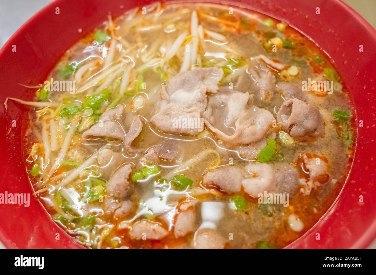 Tagliatelle tailandesi al ristorante Foto Stock