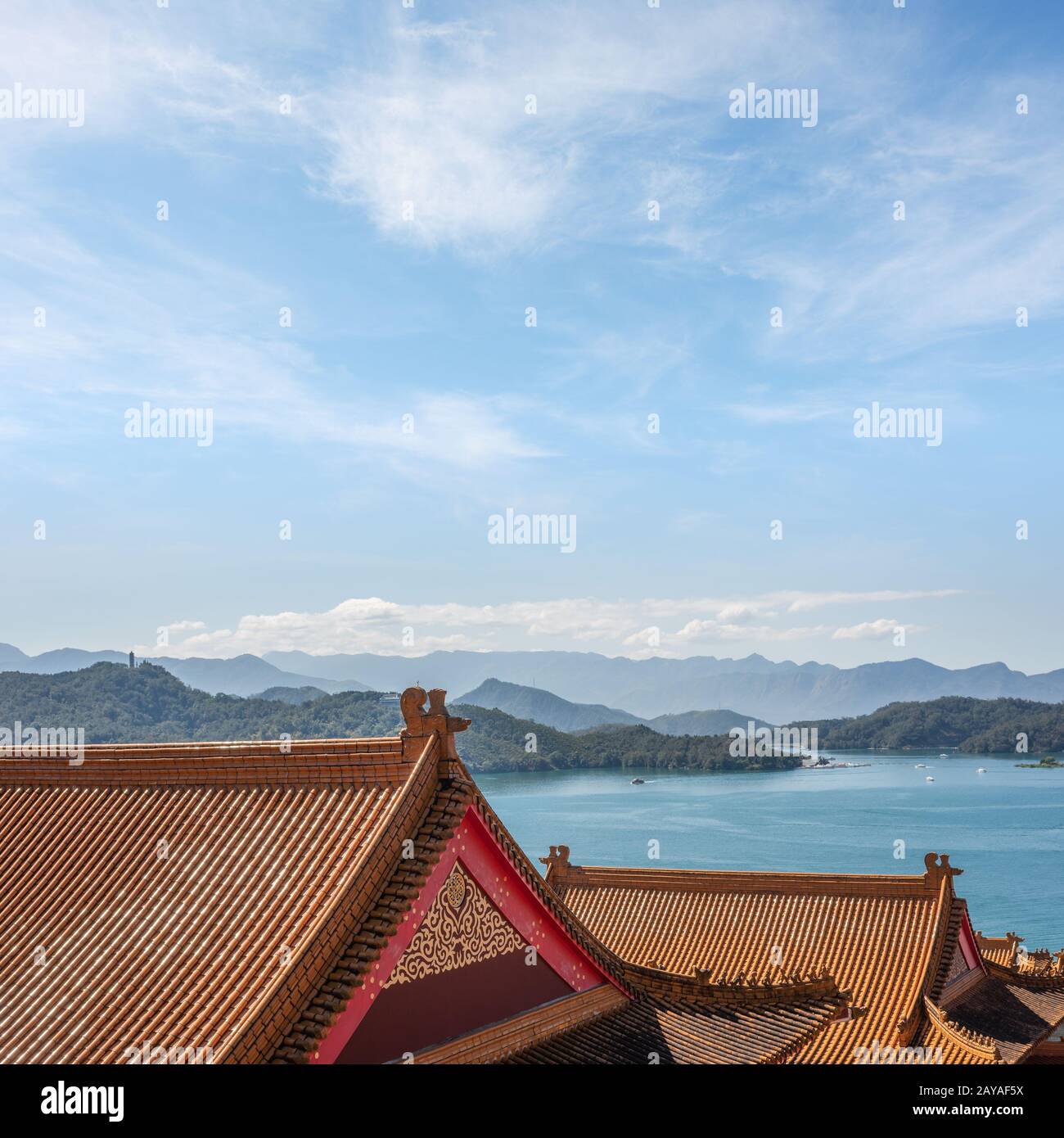 Tetto tradizionale al tempio di Wenwu Foto Stock