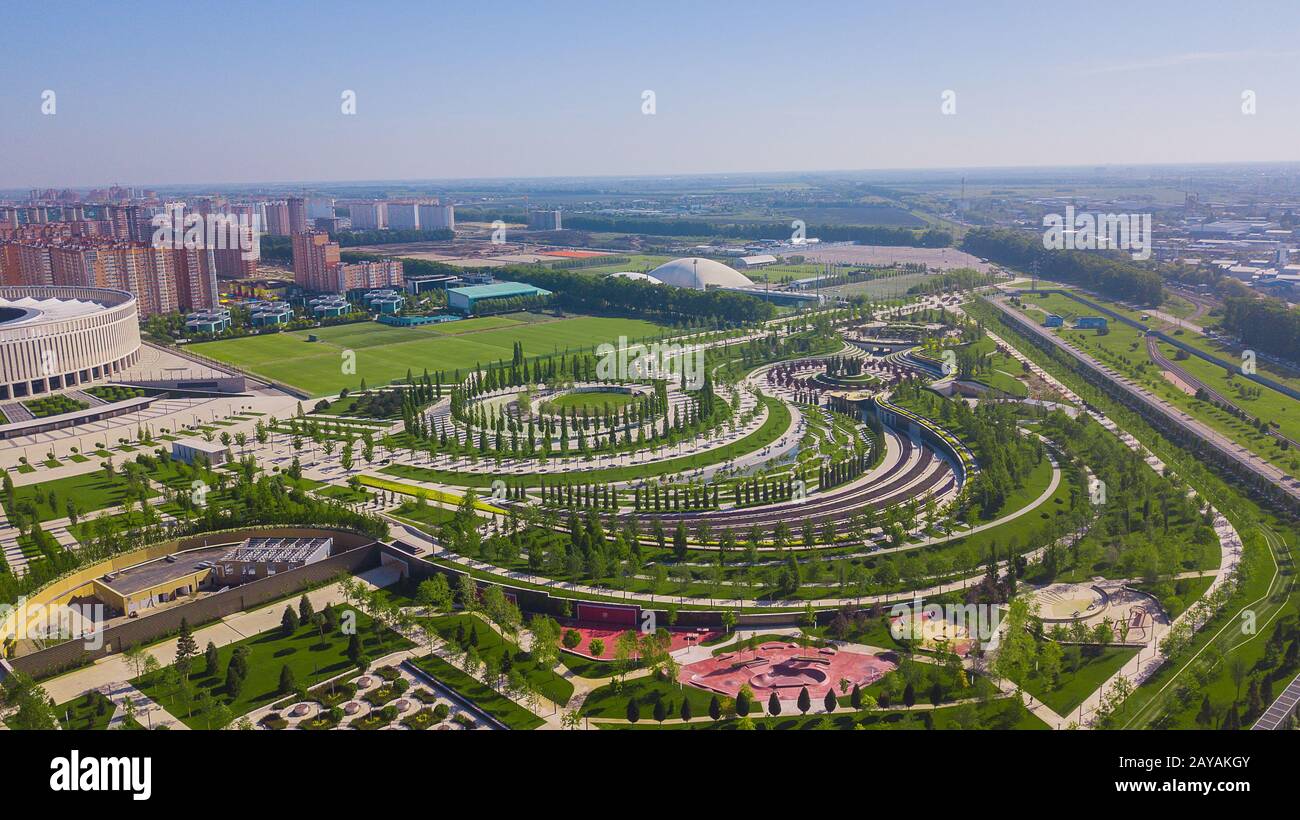 Krasnodar, Russia - Maggio 2019: vista aerea di Krasnodar Stadium e il parco Galitsky Foto Stock