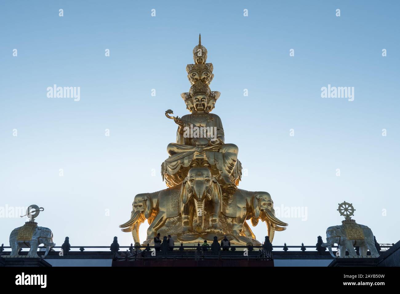 buddha d'oro al mattino presto Foto Stock