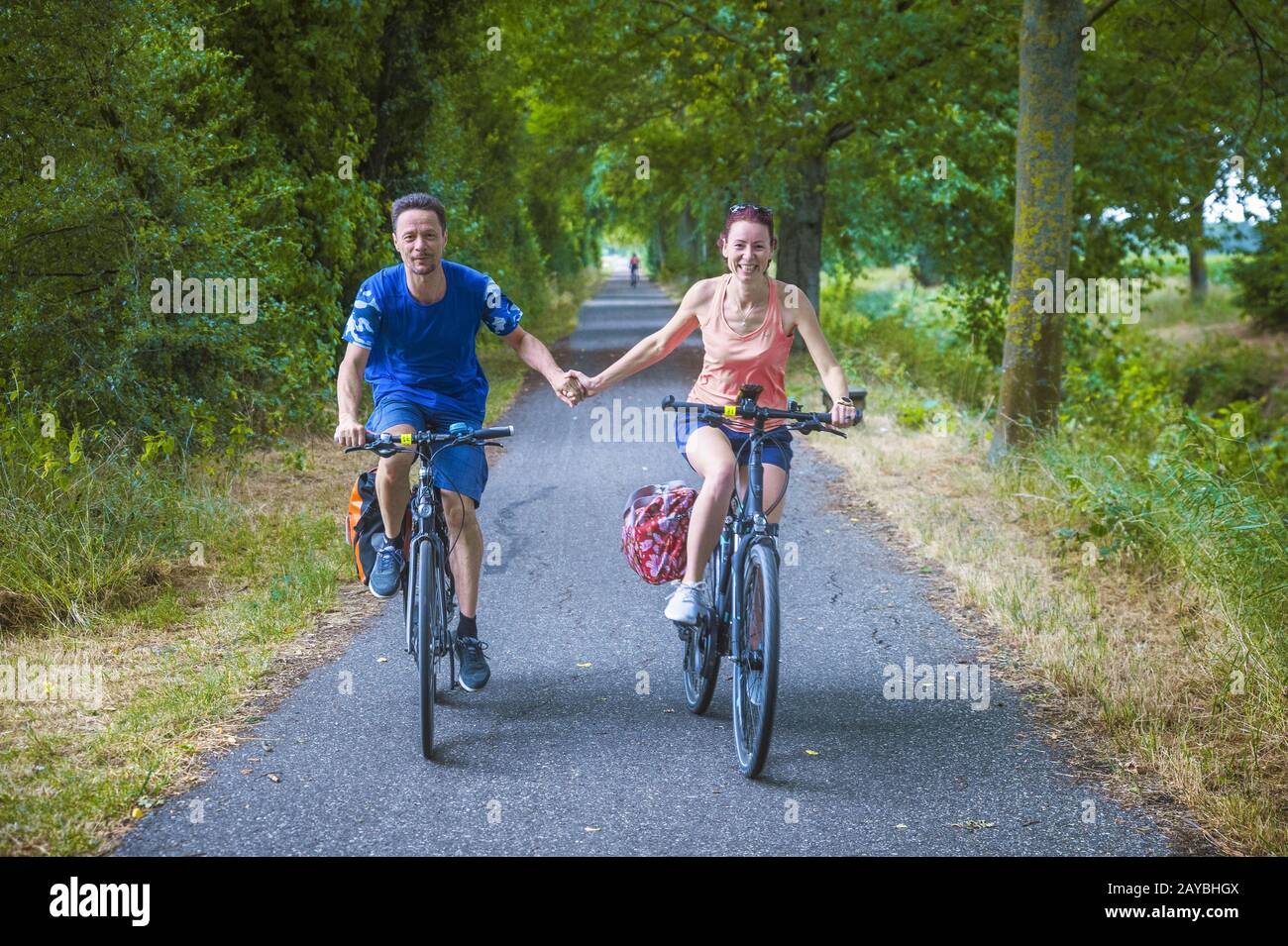 Uomo, donna, coppia, ciclista, testa su Foto Stock