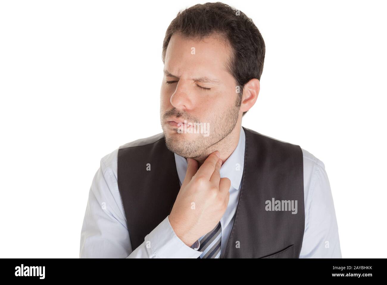 Uomo con mal di gola isolati su sfondo bianco. La malattia, influenza e concetto di infezione. Foto Stock