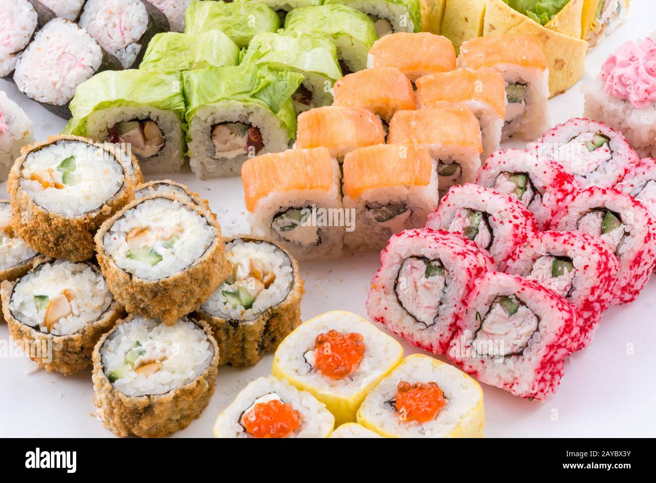 Il cibo giapponese, ristorante sushi gunkan maki roll piatto o vassoio impostato. Set di Sushi e composizione Foto Stock