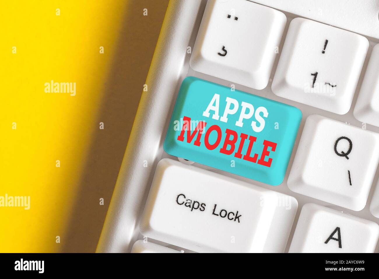 Nota di scrittura che mostra Apps Mobile. Foto di affari che mostra il programma del calcolatore progettato per funzionare sul dispositivo palmare del telefono White pc Foto Stock