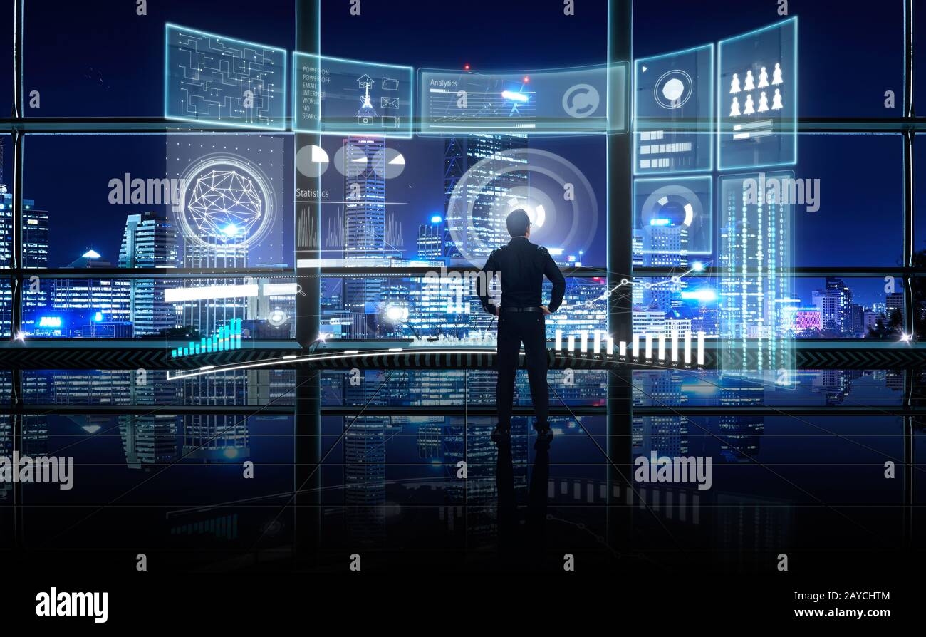 Analisi finanziaria intelligente lavorare in un ufficio moderno con i big data Foto Stock