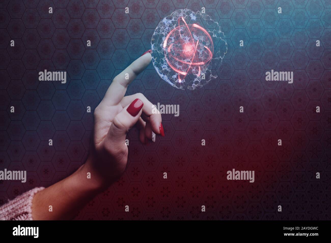 Donna forefinger tocca cella dividering.Nebula polvere in uno spazio infinito. Supporti misti. Foto Stock