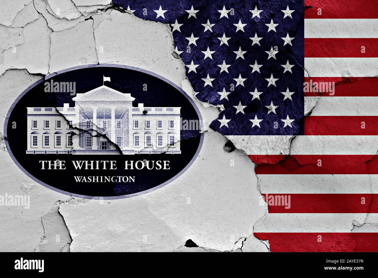 Le bandiere della Casa Bianca in ufficio e usa dipinta sulla parete incrinato Foto Stock