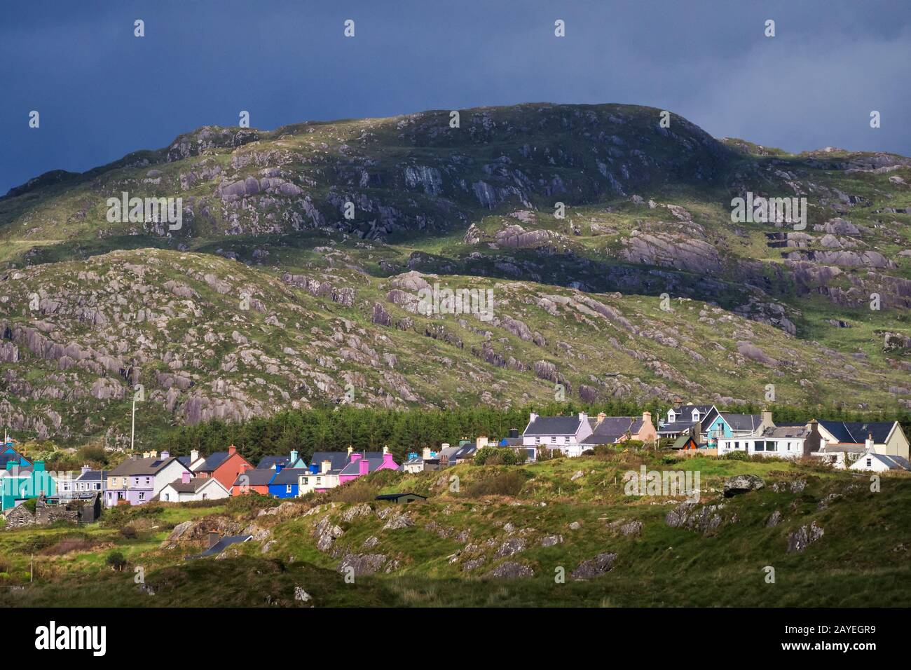 Villaggio di Eyeries sul anello di Beara in Irlanda Foto Stock