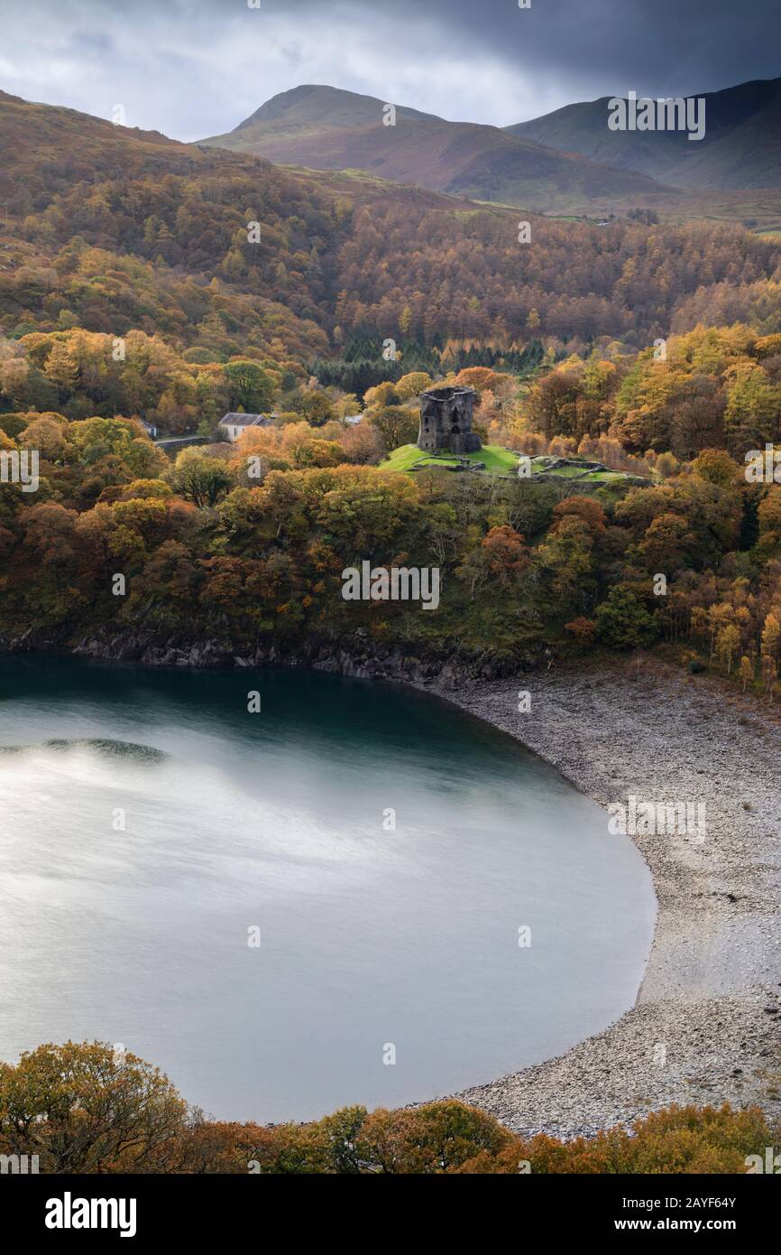 Dolbadarn Castello catturato da Dinorwic Slate Quarry. Foto Stock