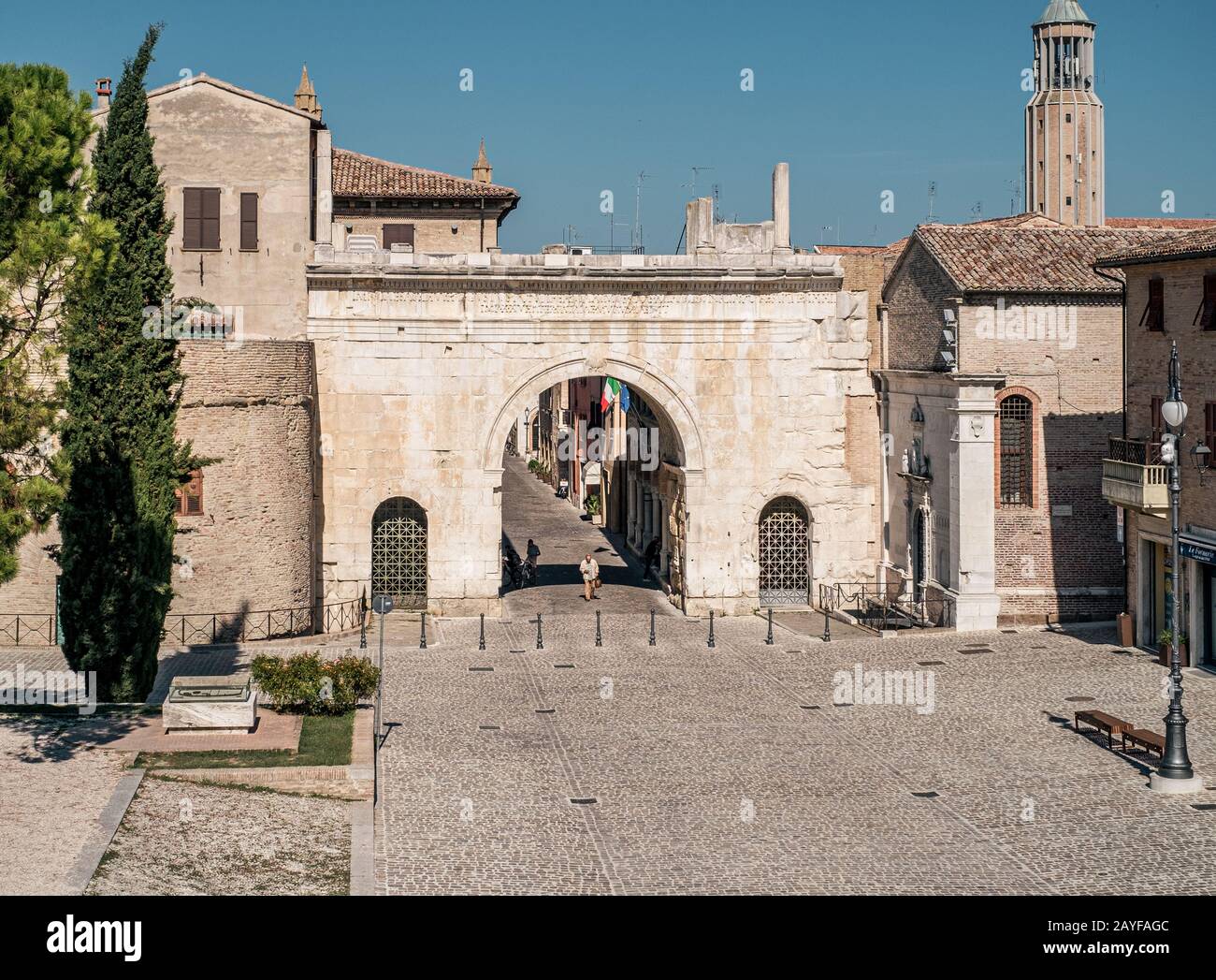 L'antico arco trionfale dell'imperatore Augusto a Fano, provincia di Pesaro-Urbino, Marche, Italia. Foto Stock