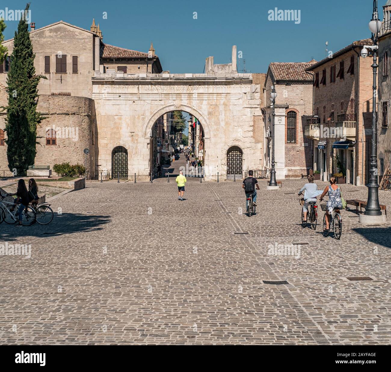 L'antico arco trionfale dell'imperatore Augusto a Fano, provincia di Pesaro-Urbino, Marche, Italia. Foto Stock