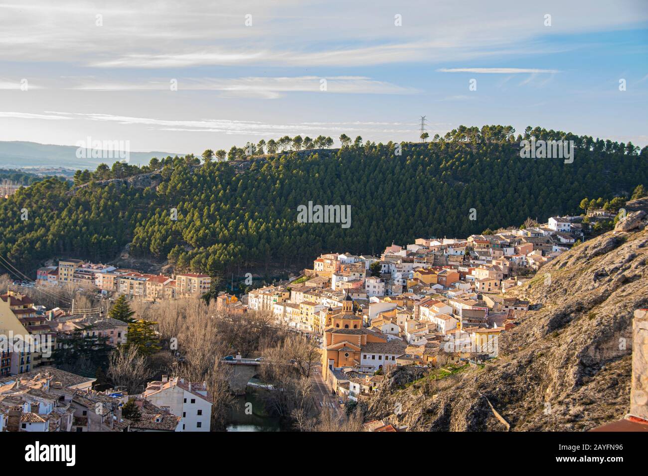 Vista panoramica dei dintorni della città di Cuenca, delle sue colline e del fiume Jucar. Europa spagna Foto Stock