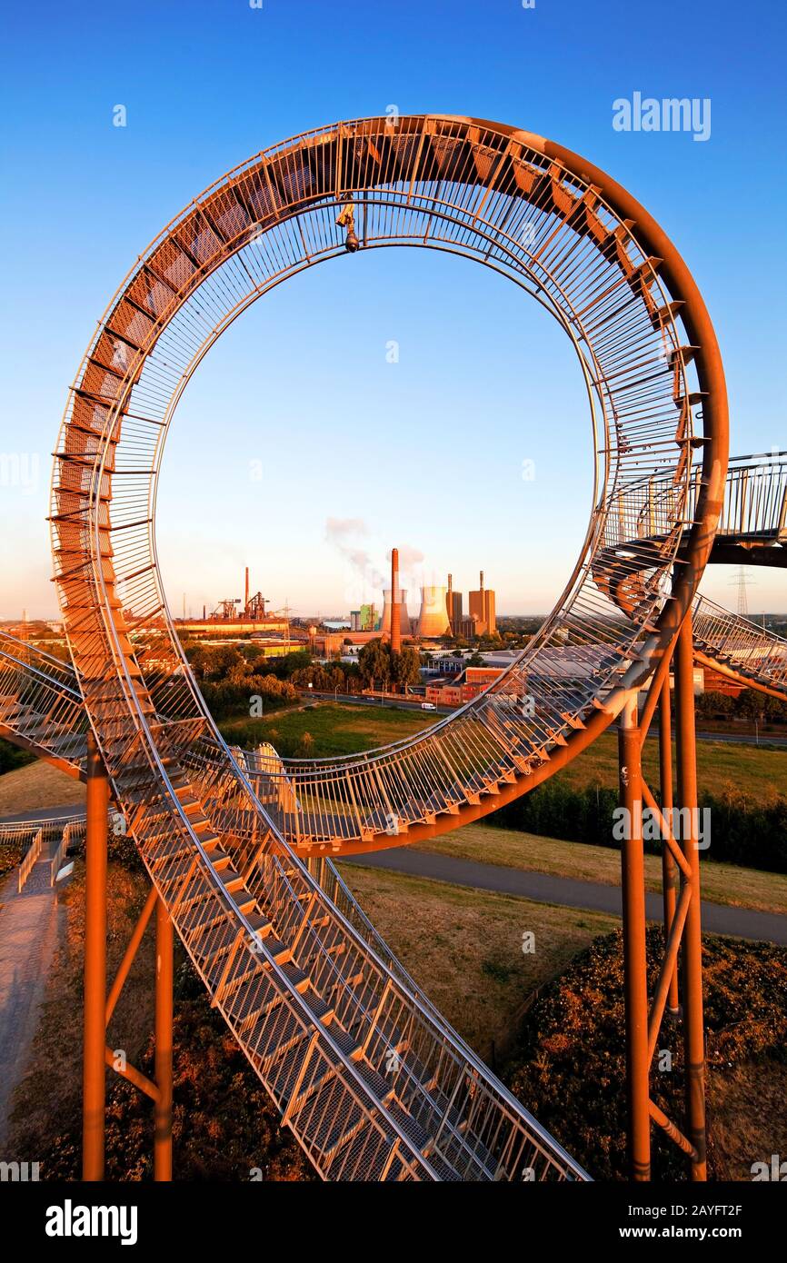 Tiger and Turtle – Magic Mountain, installazione artistica e punto di riferimento ad Angerpark, Germania, Renania Settentrionale-Vestfalia, Ruhr Area, Duisburg Foto Stock