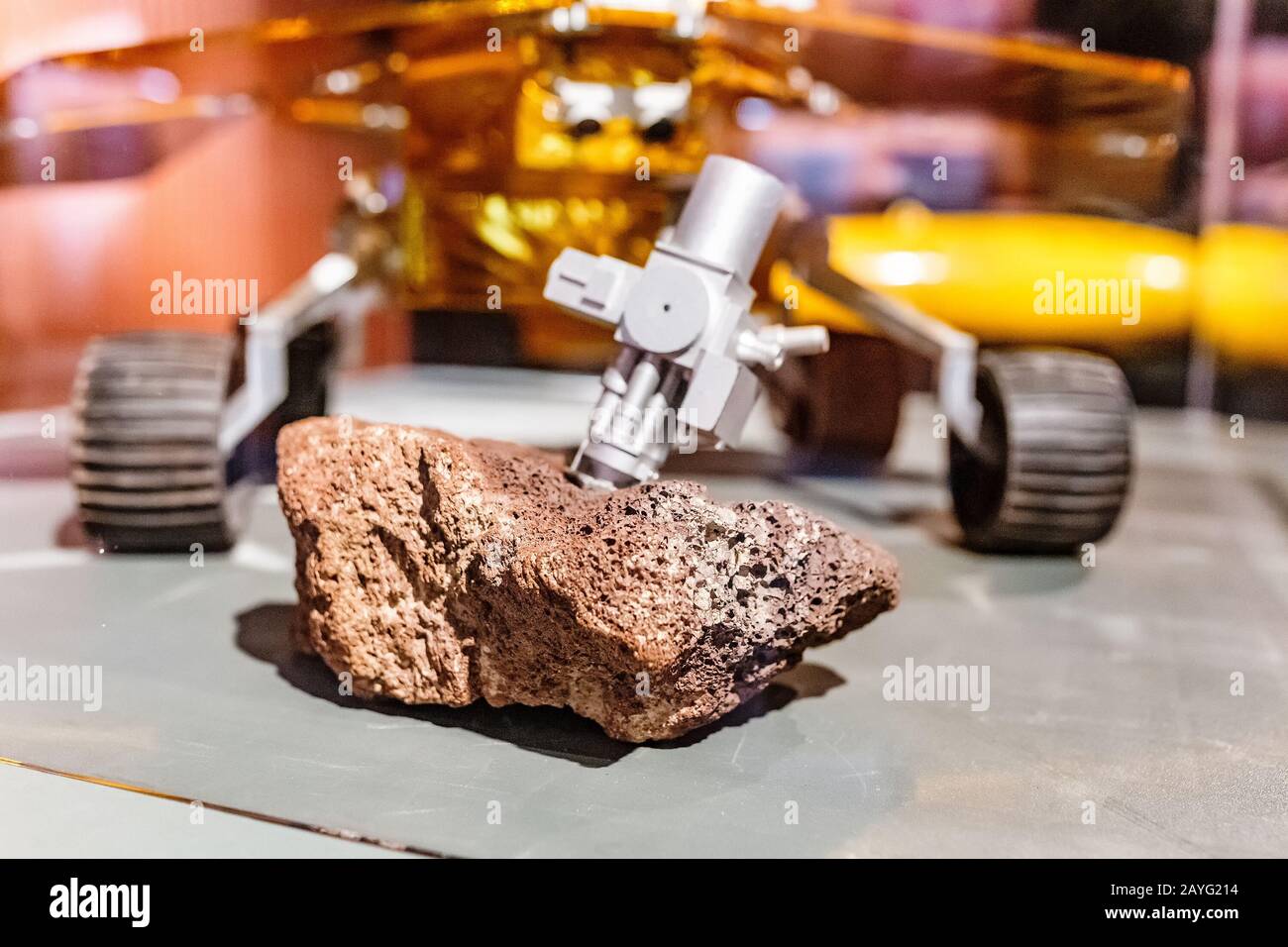 Robot Mars rover con campione di suolo Foto Stock