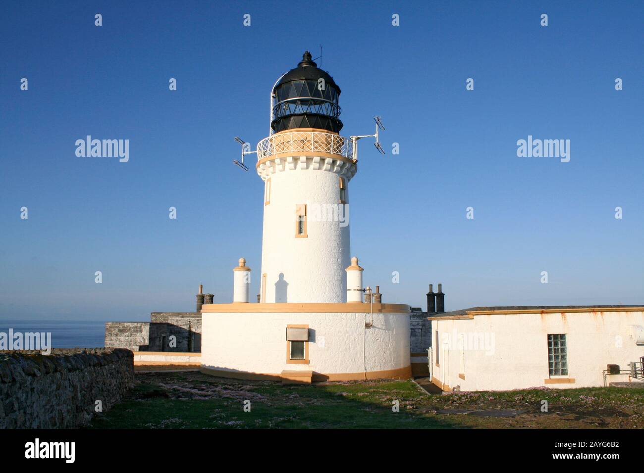 Faro barra Head, la luce più alta nel Regno Unito, Berneray, Western Isles, Scozia Foto Stock