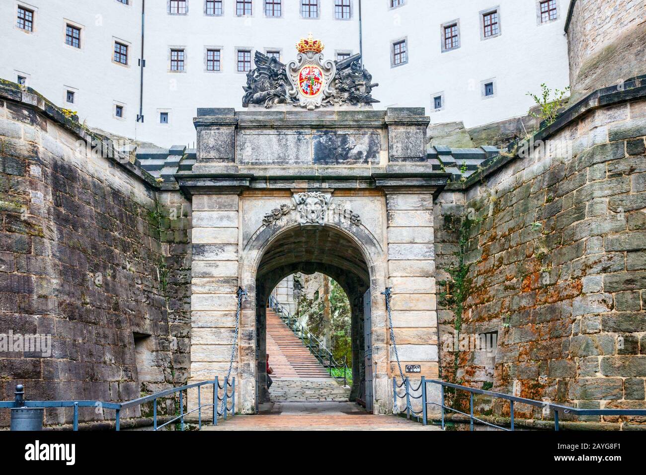Ingresso fortificato della Fortezza di Konigstein. Konigstein, Sassonia, Germania, Foto Stock