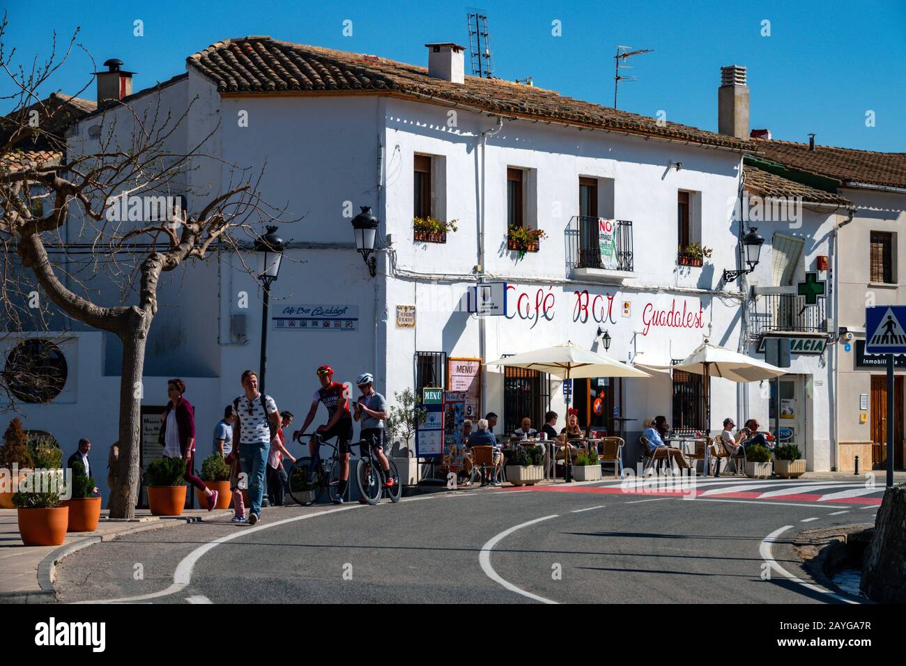 Cafe, bar presso l'antica cittadella montana di Guadalest, vicino a Benidorm, nella Costa Blanca, Spagna Foto Stock