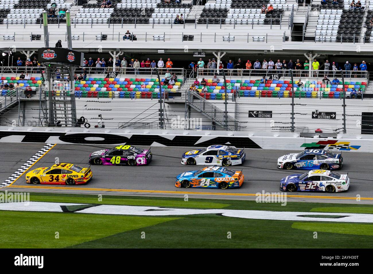 Daytona, Florida, Stati Uniti. 15th Feb 2020. Daytona, Stati Uniti. 15th Feb, 2020. Michael McDowell porta il pack durante la prova finale al circuito internazionale di Daytona sabato 15 febbraio 2020 Daytona, FL. Foto di Mike Gentry/UPI Credit: UPI/Alamy Live News Foto Stock