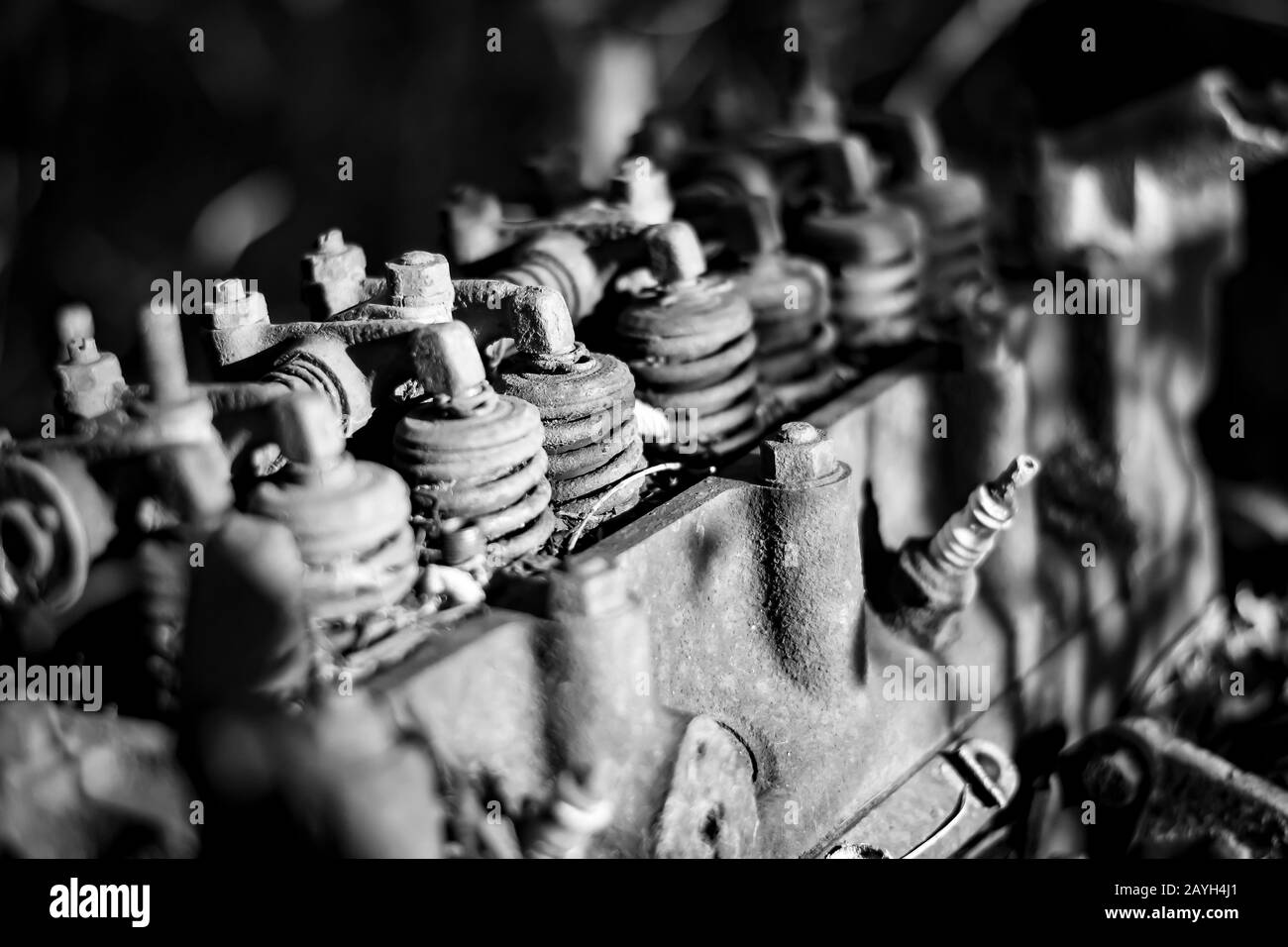 vecchia auto arrugginita abbandonata Foto Stock