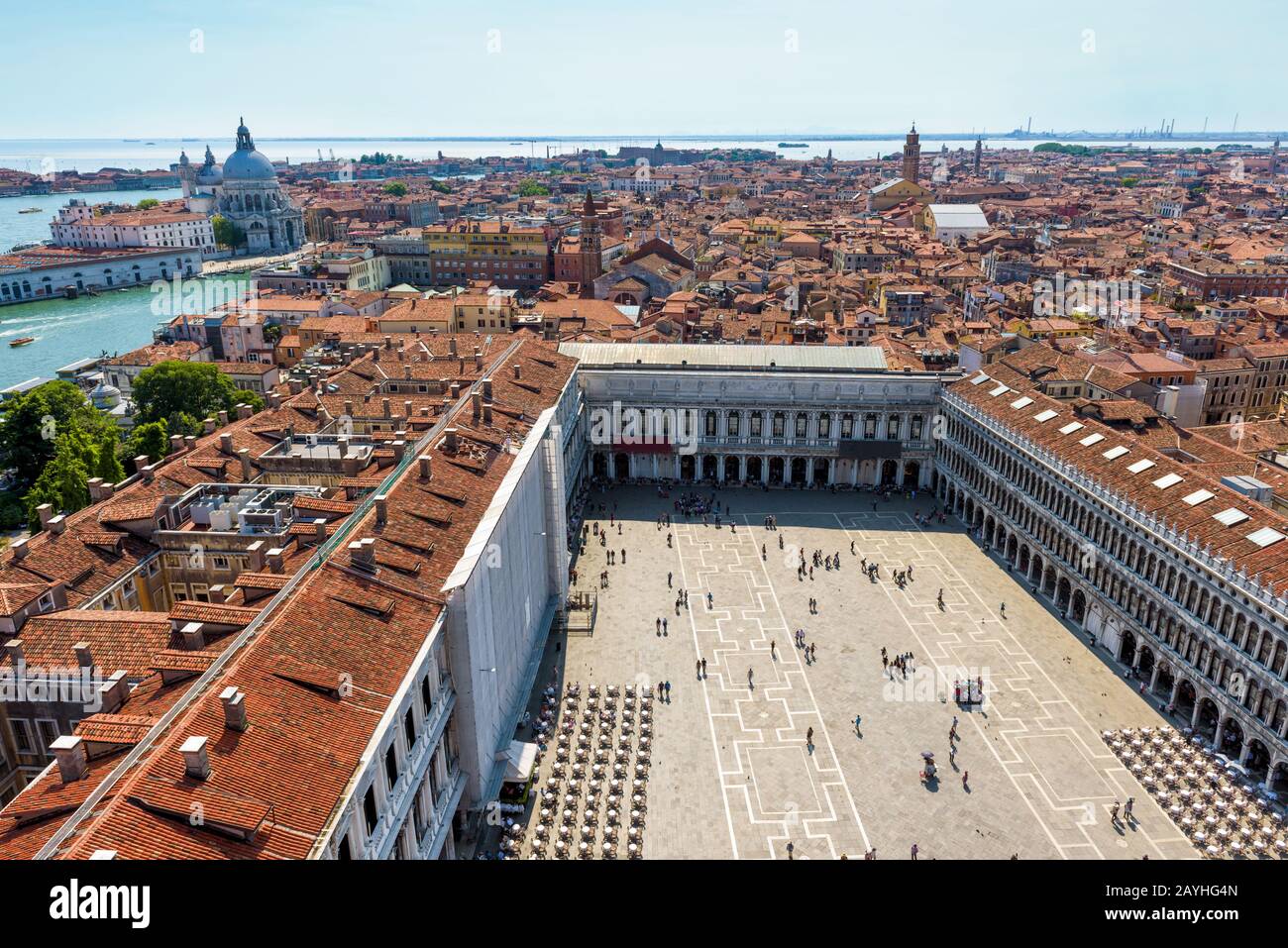 Piazza San Marco, o Piazza San Marco, a Venezia, Italia. Questa è la piazza principale di Venezia. Foto Stock