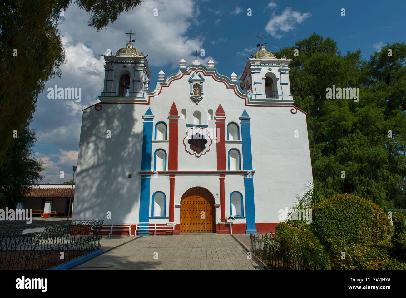 La chiesa di Santa Maria del Tule nel centro di Santa Maria del Tule nello stato messicano di Oaxaca, a circa 9 km a est della città di Oaxa Foto Stock
