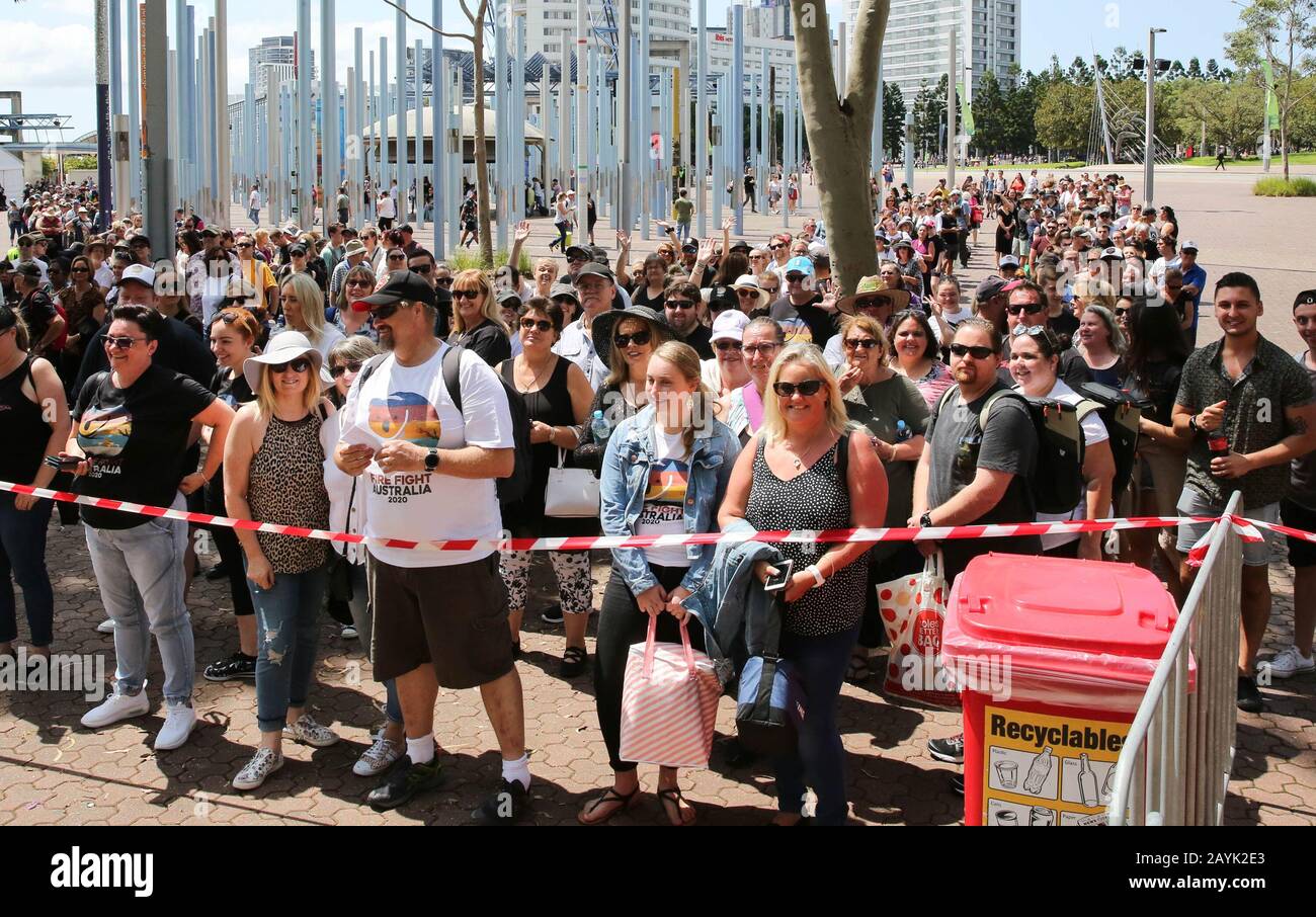 16 febbraio 2020: Incontro di folle al concerto di Fire Fight Australia per il soccorso nazionale al fush presso lo stadio ANZ il 16 febbraio 2020 a Sydney, NSW Australia (Credit Image: © Christopher Khoury/Australian Press Agency via ZUMA Wire) Foto Stock
