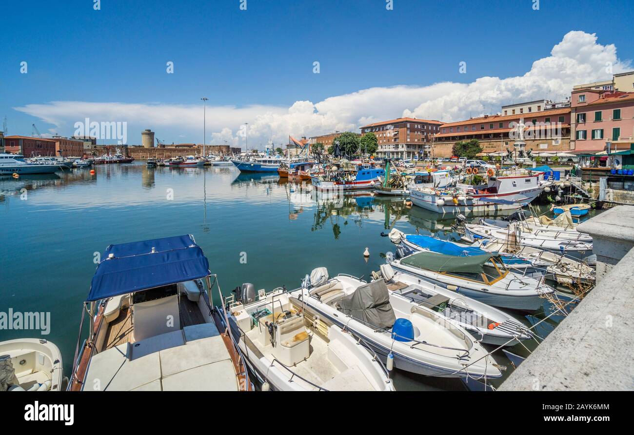 Porto di Livorno, veduta di Darsena Vecchia, Old Dock, Livorno, Toscana, Italia Foto Stock