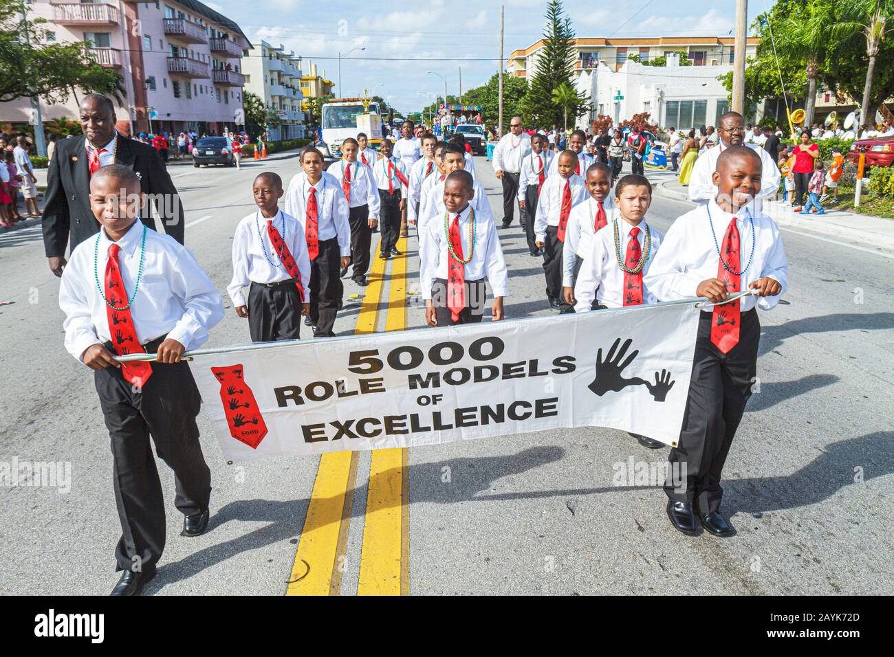 Miami Florida,North Miami,Winternational Thanksgiving Day Parade,NE 125th Street,celebrazione locale,Black Student Students Role Models of Excellence,bo Foto Stock