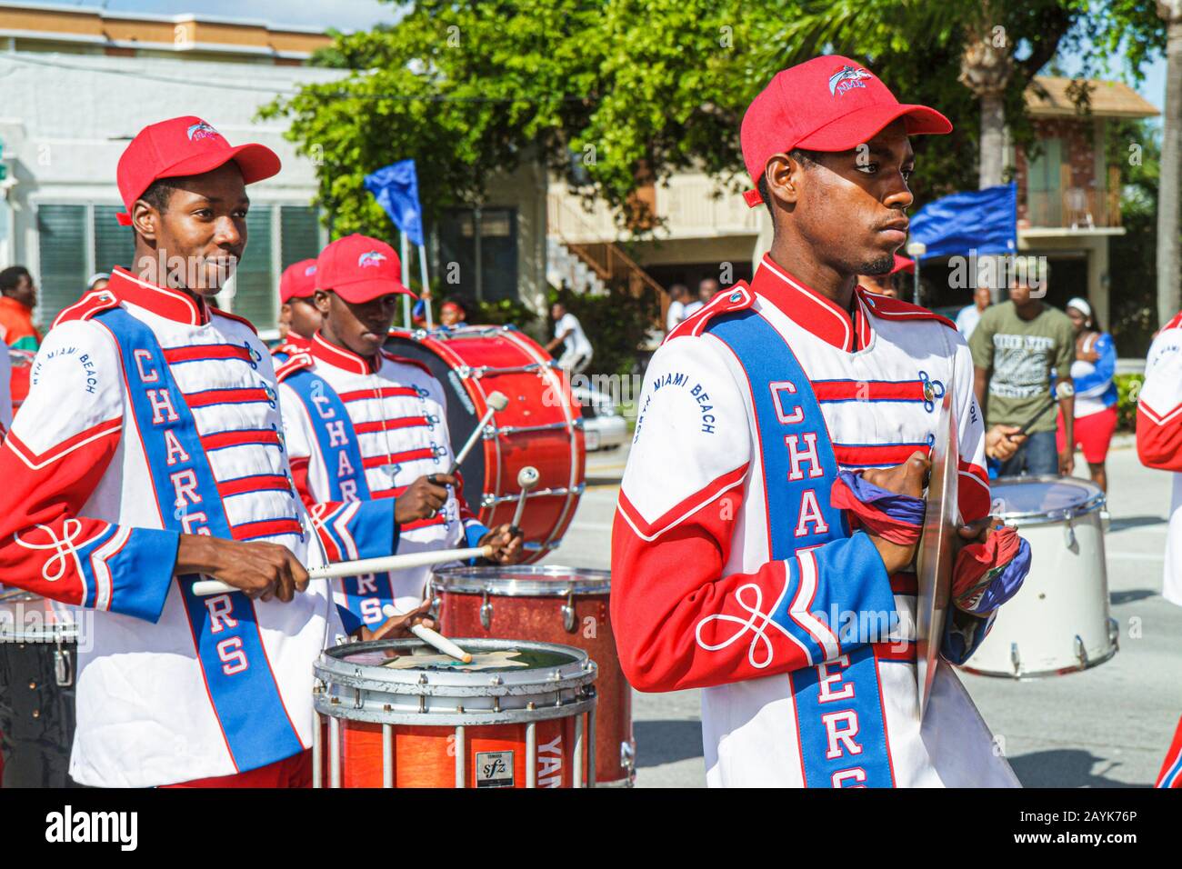 Miami Florida,North Miami,Winternational Thanksgiving Day Parade,NE 125th Street,celebrazione locale,studenti neri che marcheranno,ragazzi e adolescenti Foto Stock