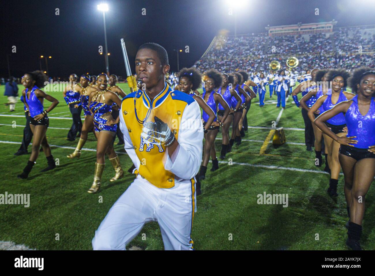 Miami Florida, Miami Dade College North Campus, Stadio Traz Powell, partita di football delle scuole superiori, Northwestern vs Central, Black Blacks African Afri Foto Stock