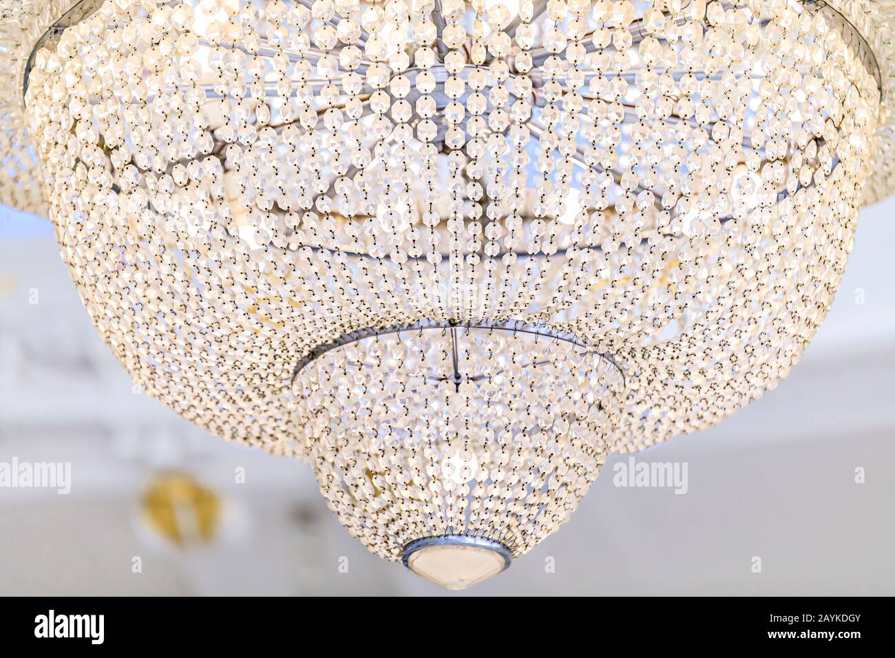 Nizza, Francia - 27 maggio 2017: Stravagante lampadario di cristallo  Baccarat nel Grand Salon Royal Lounge del lussuoso hotel Negresco Foto  stock - Alamy