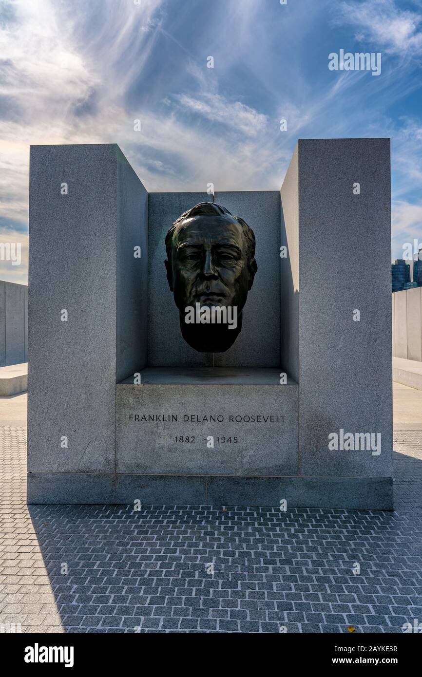 New YORK, USA - 13 OTTOBRE: Statua commemorativa di Franklin D, Roosevelt nel Four libertà Park di Roosevelt Island il 13 ottobre 2019 a New York Foto Stock