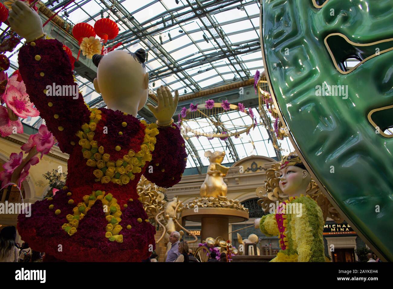 Anno del Rat Display, una statua del Golden Rat nel Bellagio Hotel Conservatory e Giardini Botanici a Las Vegas, Nevada, Stati Uniti Foto Stock