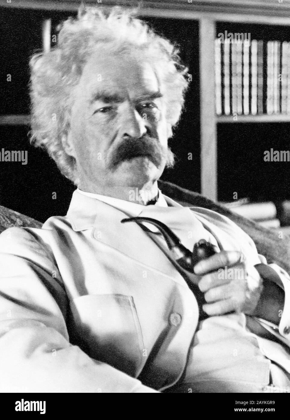 Ritratto d'epoca di scrittore americano e umorista Samuel Langhorne Clemens (1835 – 1910), meglio conosciuto dal suo nome di penna di Mark Twain. Foto circa 1905. Foto Stock