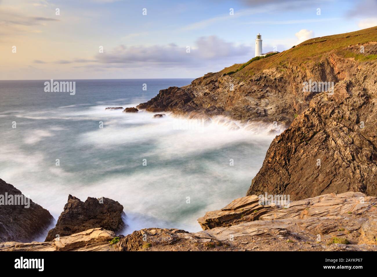 Faro di Trevose Head sulla costa settentrionale della Cornovaglia. Foto Stock
